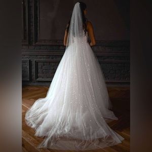 Olivia Bottega | Super Sparkly Wedding Veil